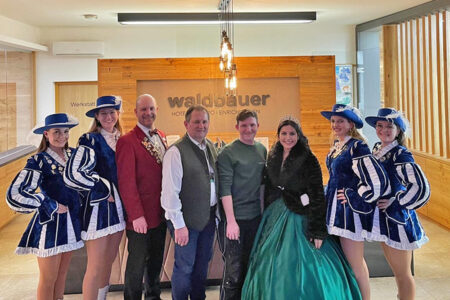 Besuch der Faschingsgilde Büchlberg am Rosenmontag bei Waldbauer